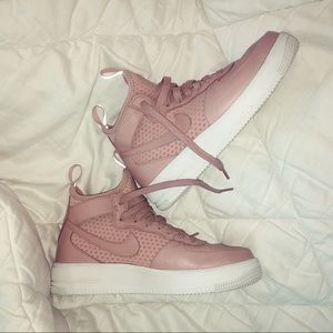 NIKE ULTRAFORCE’s *WORN ONCE*